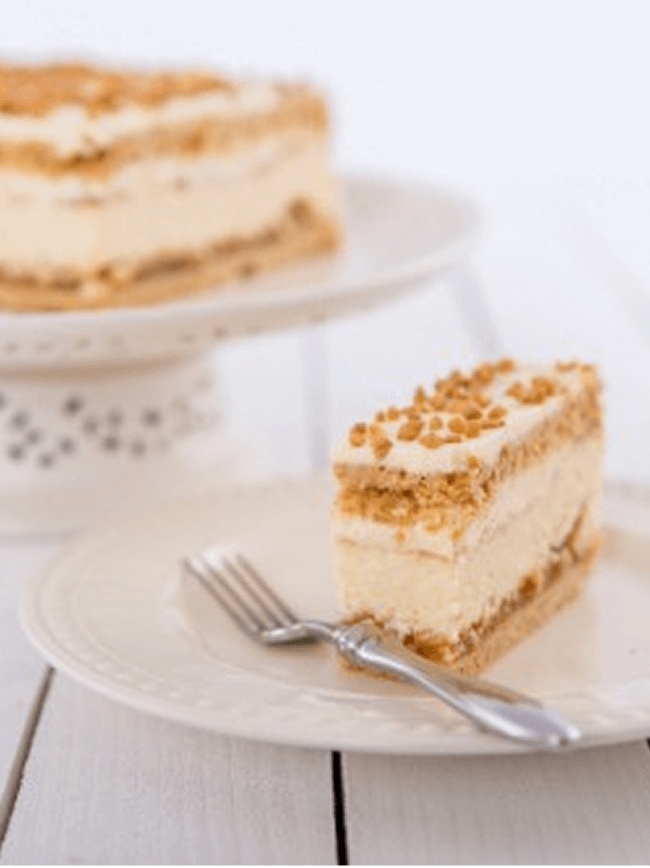 Sernik w cieście piernikowym