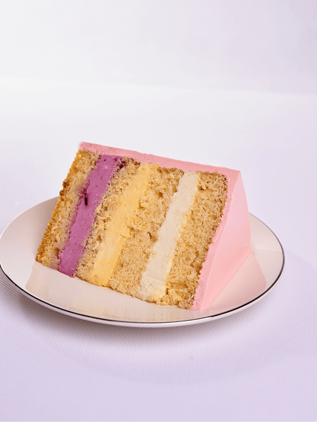 Tort Zara - owoce leśny, mango, biała czekolada